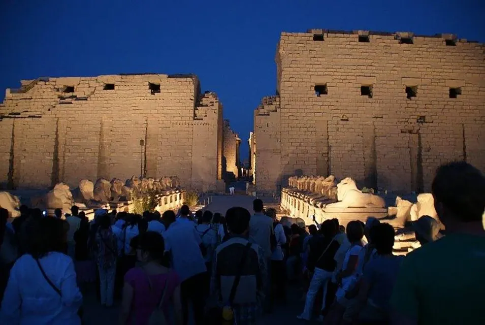 Show de luz e som no Templo de Karnak